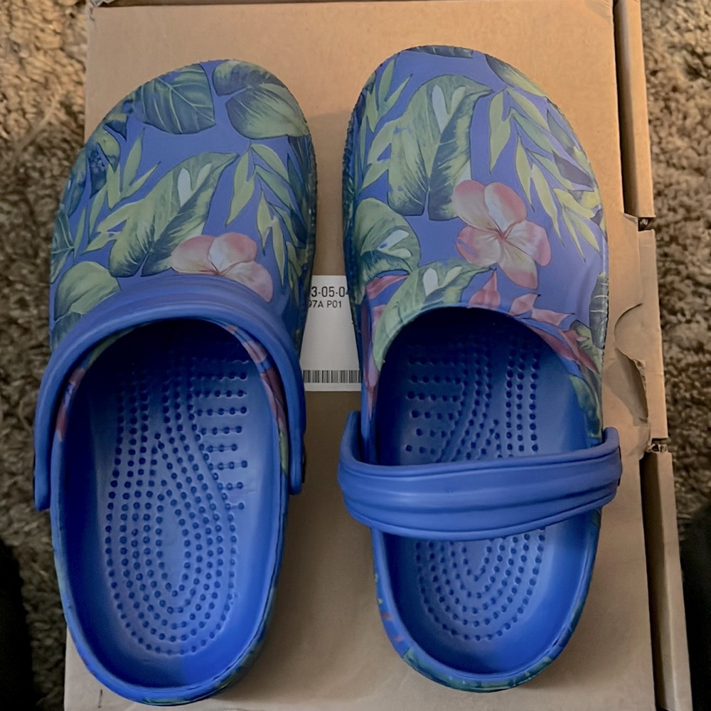Blue tropical clogs